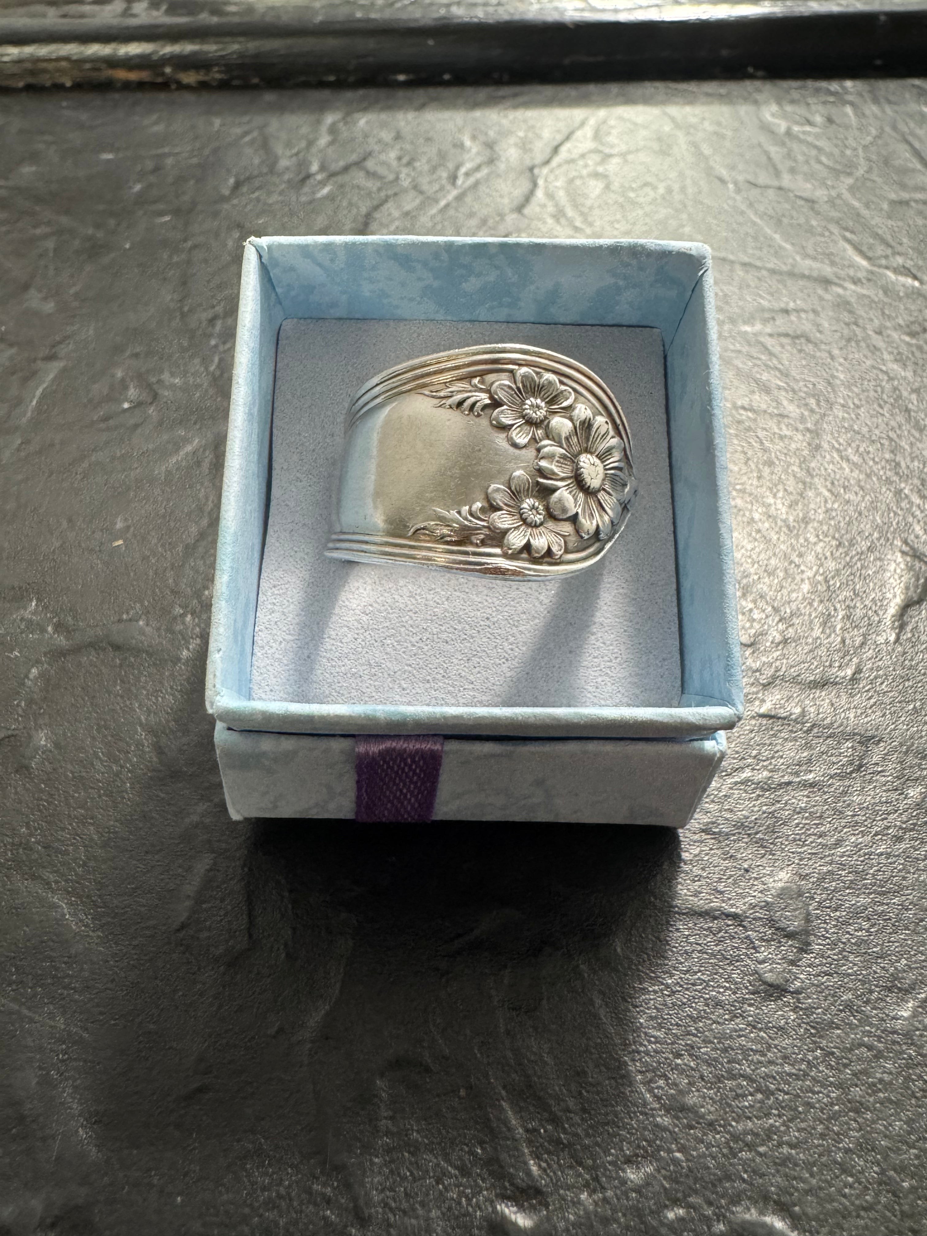 Antique Wm. Rogers & Son Floral Spoon Ring – Handmade Daisy Garden Band – Size 10 – One of a Kind