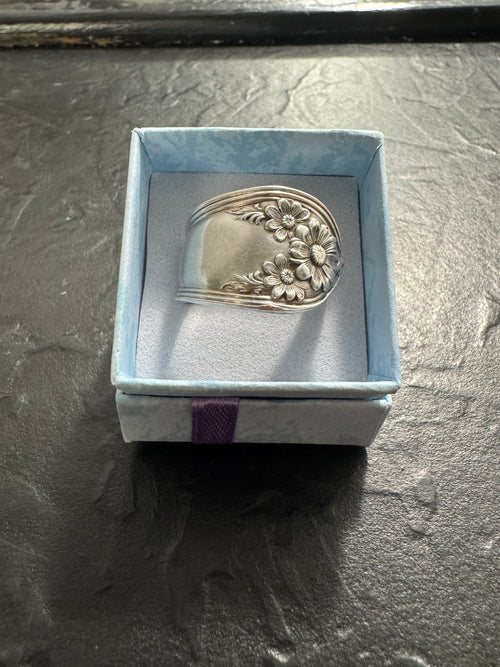 Antique Wm. Rogers & Son Floral Spoon Ring – Handmade Daisy Garden Band – Size 10 – One of a Kind